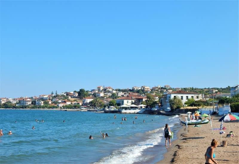 Апартаменты Azure Seaside Retreat In The Heart Of
