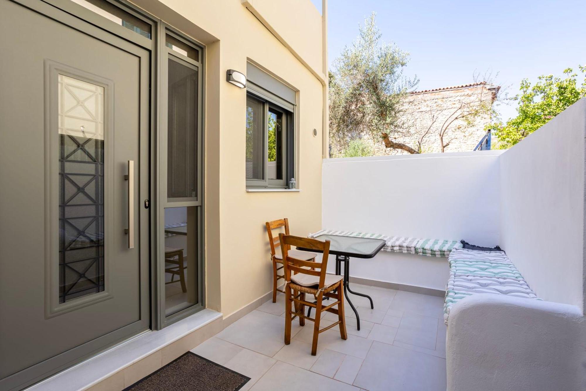 Azure Seaside Retreat In The Heart Of